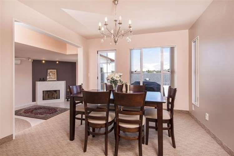 8 Woodview Rise Botany Downs_5