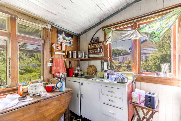 12 Ettrick Street Nightcaps_9