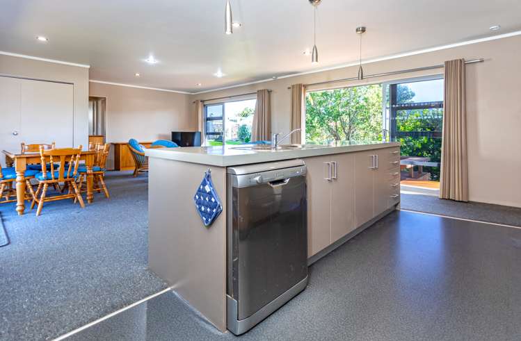 2 Norfolk Place Tairua_8