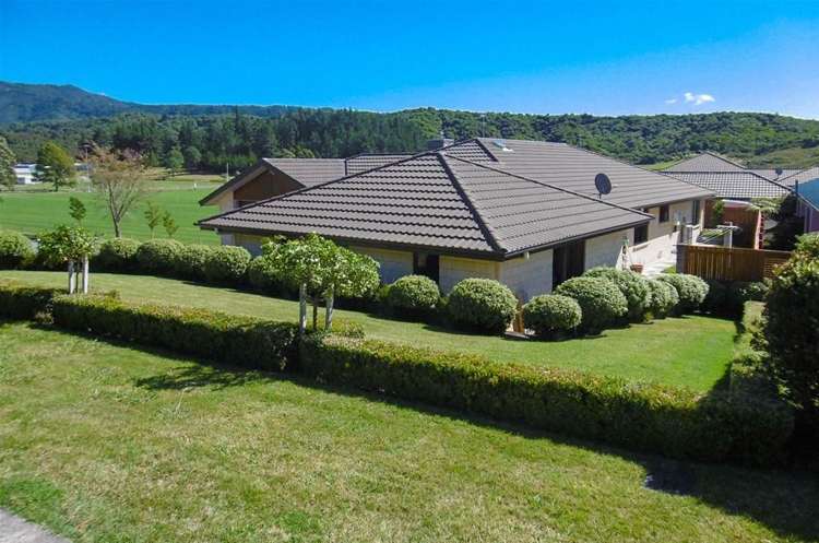 191 Waikawa Road Waikawa_10