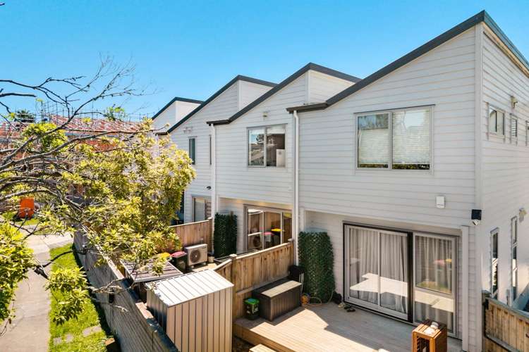 1B Sirius Place Botany Downs_24