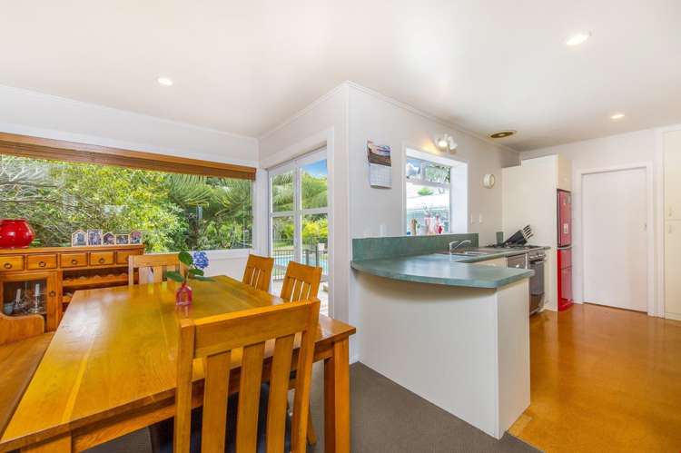 21 Royal View Road Te Atatu South_5