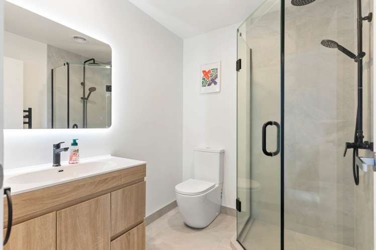 1B Stott Avenue Birkdale_5