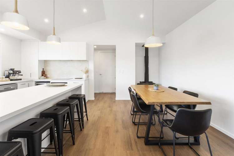 26 B Denmark Street_4