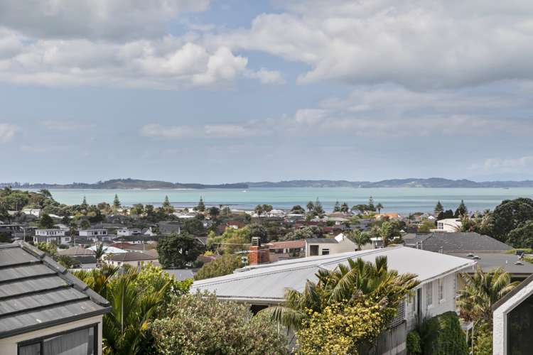 8c Te Akau Crescent Bucklands Beach_15