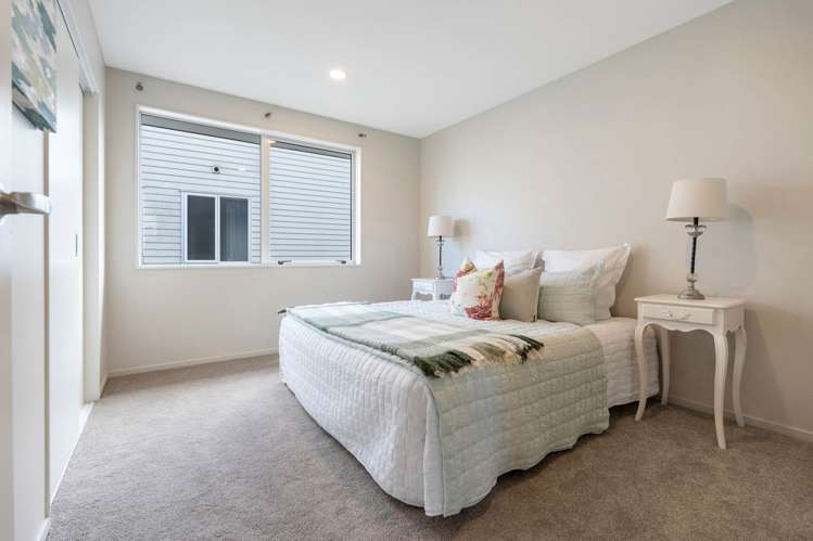 16 Phar Lap Crescent Takanini_12