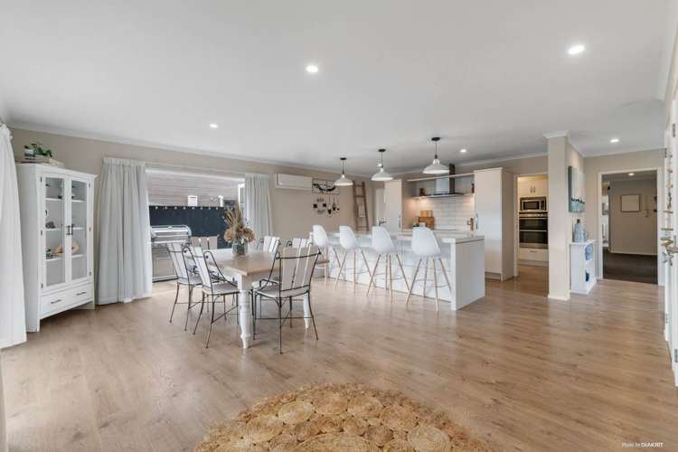 30 Defender Crescent Beachlands_2