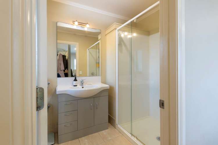 7 Frenz Drive Titirangi_11