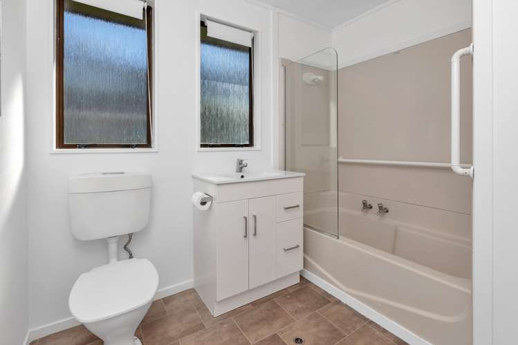 44 Peter Snell Road Ruakākā_15