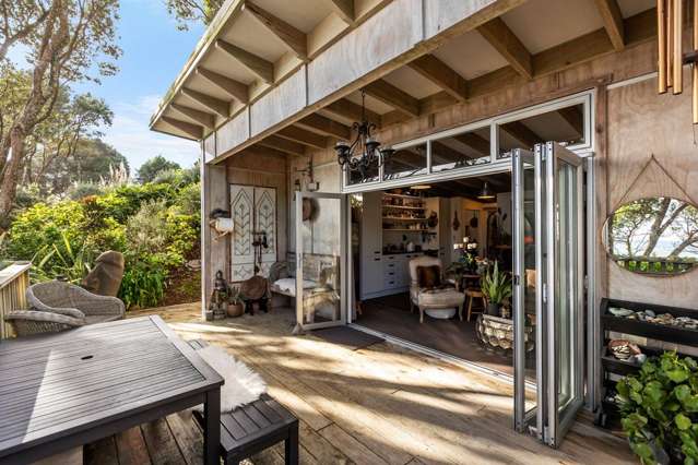 Wai-iti Beach Retreat Beach Road Waiiti_2