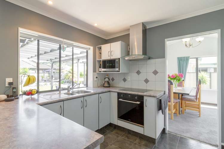 21 Kensington Drive Taradale_6