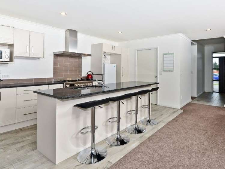 24 West Thompson Street Leamington_16