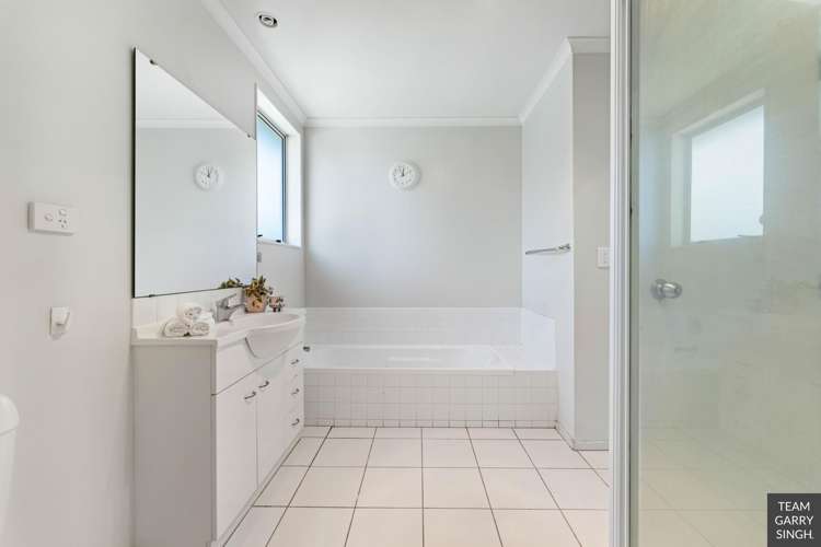 8 Ritchie Crescent Takanini_21