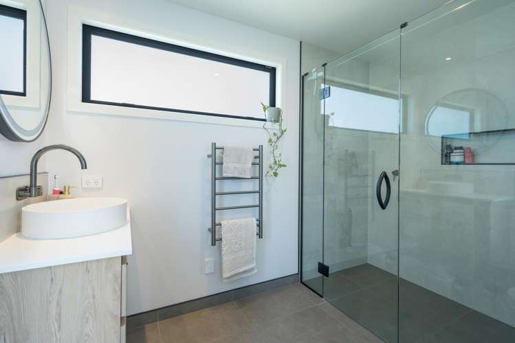 68 Katania Heights Brightwater_16