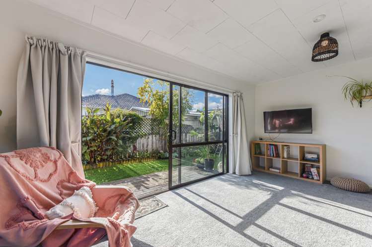 2/42a Songer Street Stoke_5