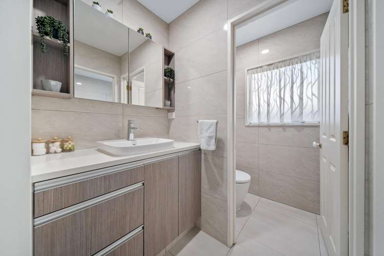 17 Flora Place Wattle Downs_24