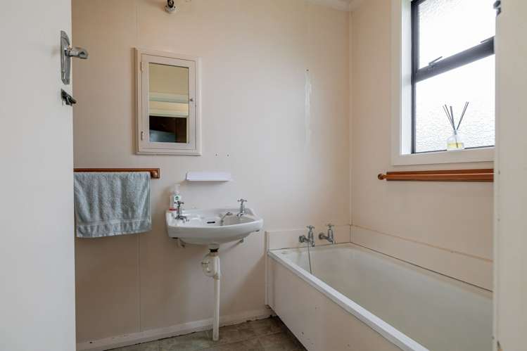 60 Tyndall Street Pahiatua_13