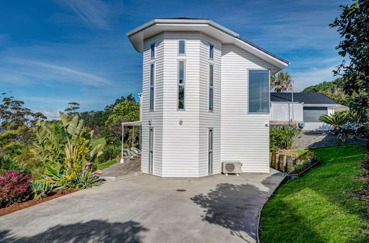 1/4 Roberts Road Matakatia_22