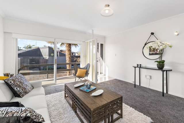 2/45 Glenmore Road Sunnyhills_2