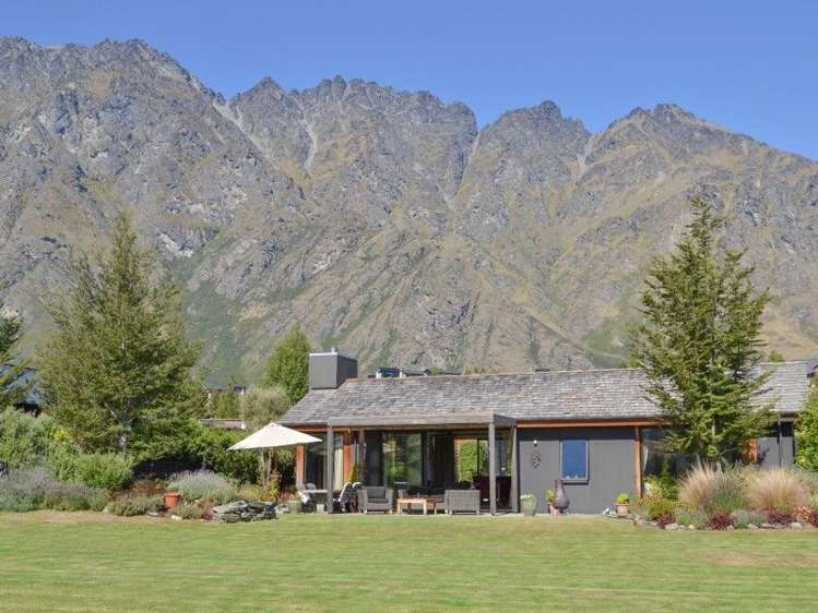 7 Reading Court Jacks Point_19