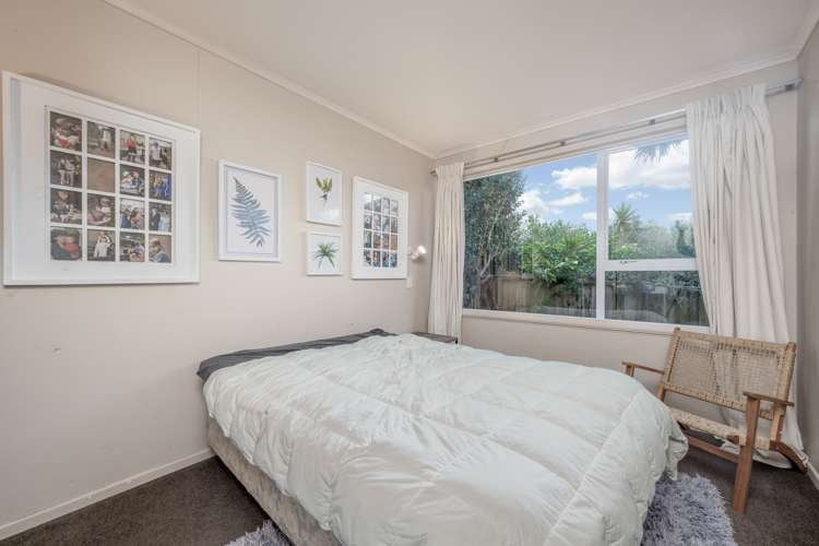 1/90 Bradbury Road Botany Downs_12