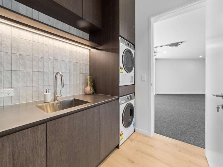 25 Bridgewater Quay Lake Hood_29