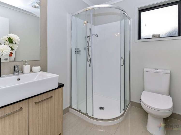 12 Hirimate Place Flat Bush_11