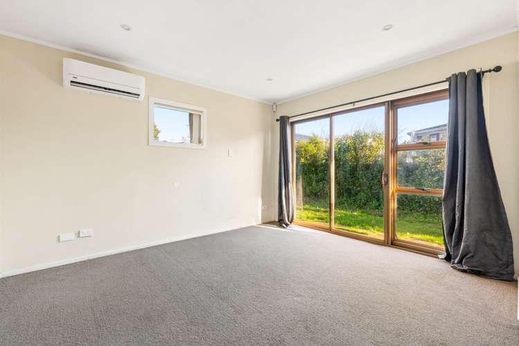 63 Ray Small Drive Papakura_15