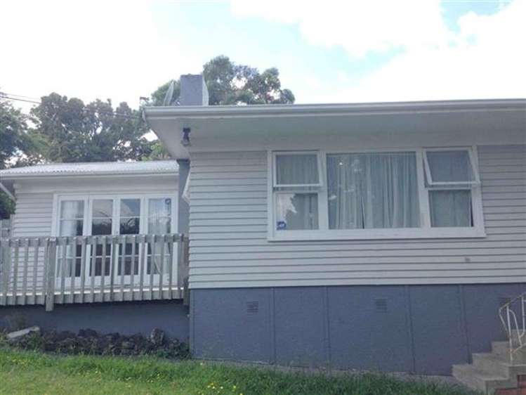 1/27 Castaing Crescent Te Atatu South_0