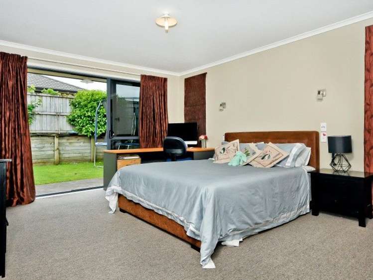 48 Somerton Drive Huntington_13