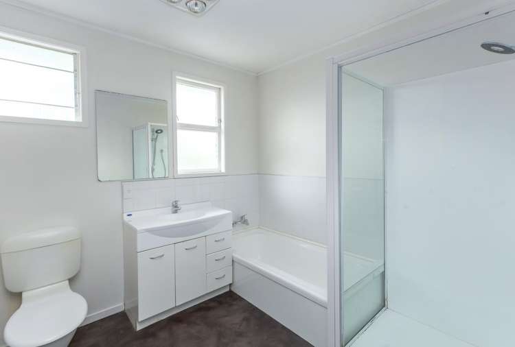 9 Hardie Grove Featherston_13