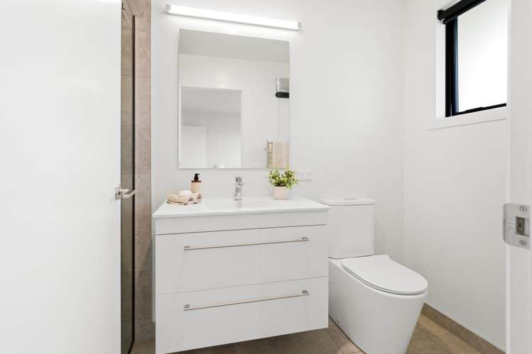 8 Edwin Street Caversham_15