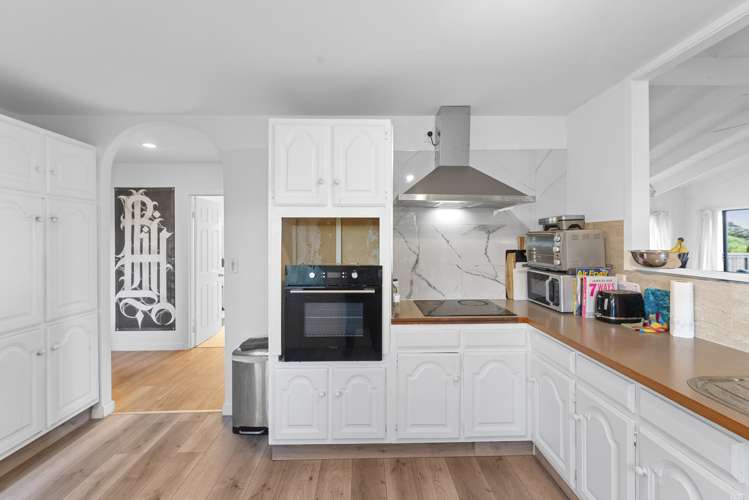 49 Spinnaker Drive Te Atatu Peninsula_6