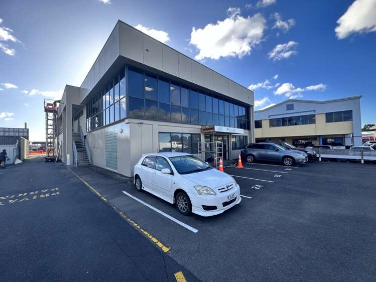 Unit 3 556 Cameron Road_0