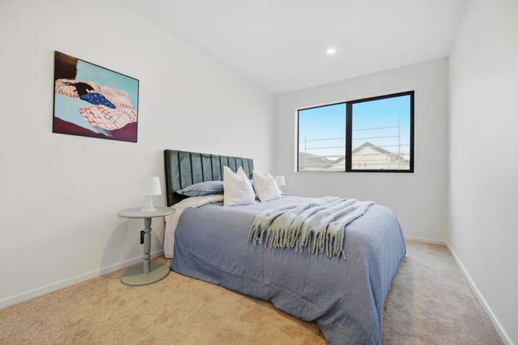 8 Wavecrest Lane Hobsonville_17