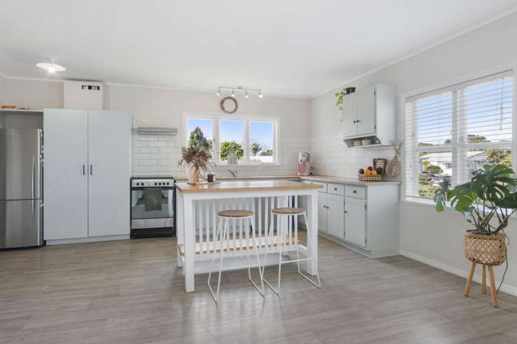 31 Athenree Road Athenree_2