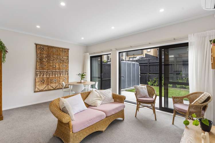 1 Hiwi Rakau Rise Westgate_10