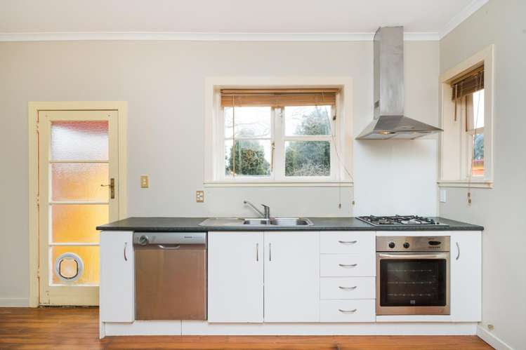 121 Savage Crescent West End_5