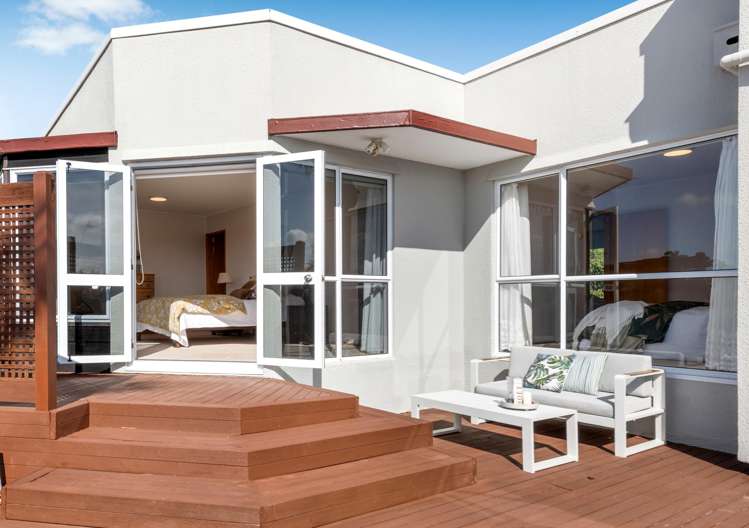 4 Dorrington Place Eastern Beach_37