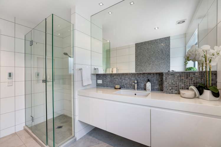 128 Churchill Road Rothesay Bay_36