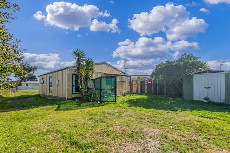 17 Rangitane Street Himatangi Beach_11