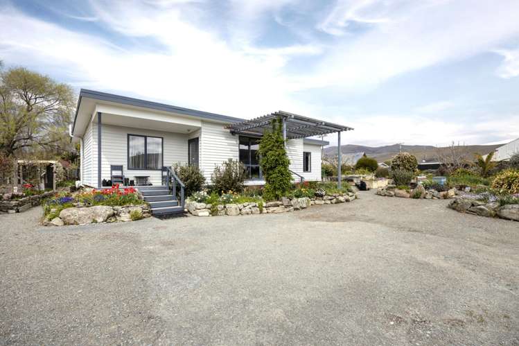 1b Waitaki Drive East_0