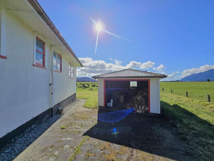 18 and 22 Harihari Township Road Harihari_17