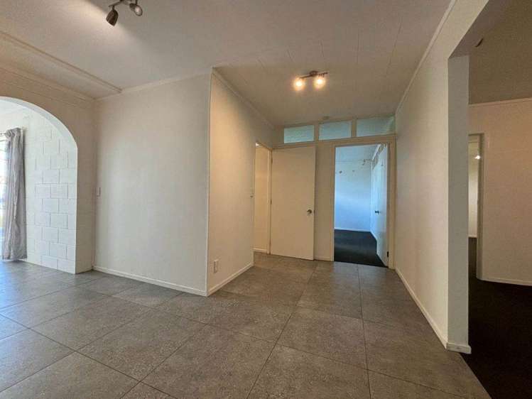 15 Ellesmere Crescent Pakuranga Heights_2