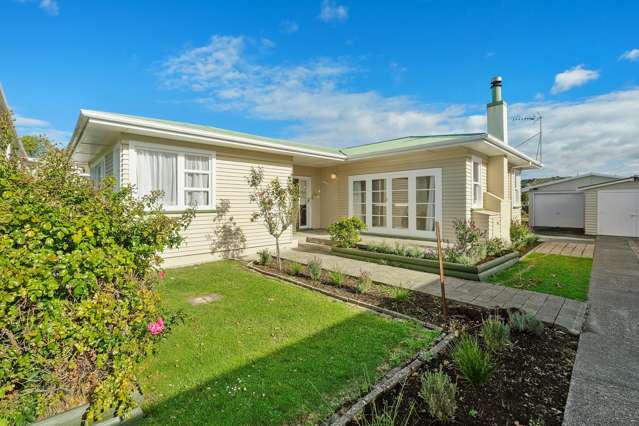 4 Bedrooms, 1.5 Bath!