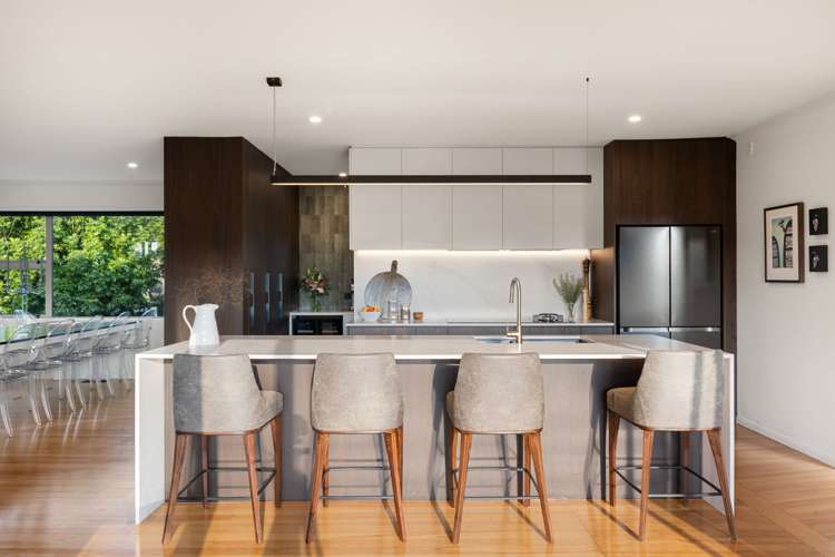 809 River Road Chartwell_11