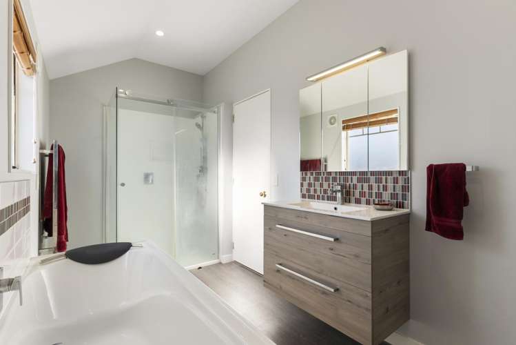 3/10 Colombo Street Newtown_11