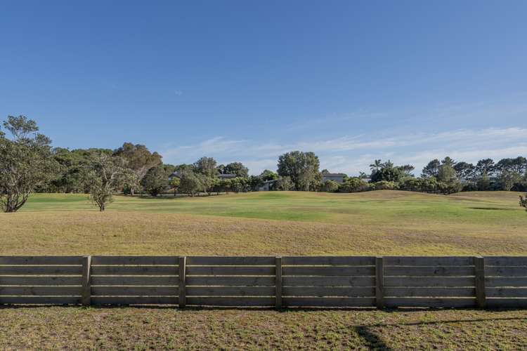 127 The Fairway Matarangi_11