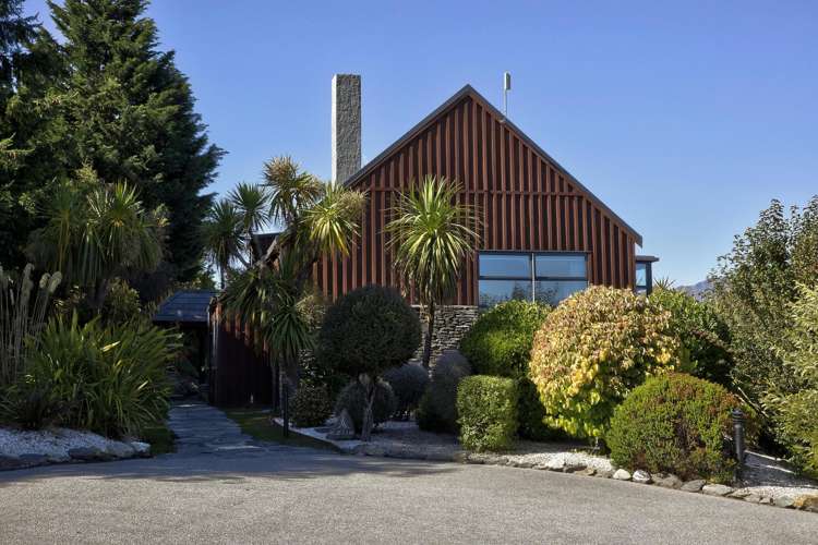 21 & 23 MacKinnon Terrace Sunshine Bay_20