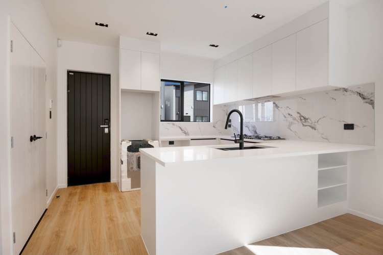 16 Whare Kauri Road Papakura_4